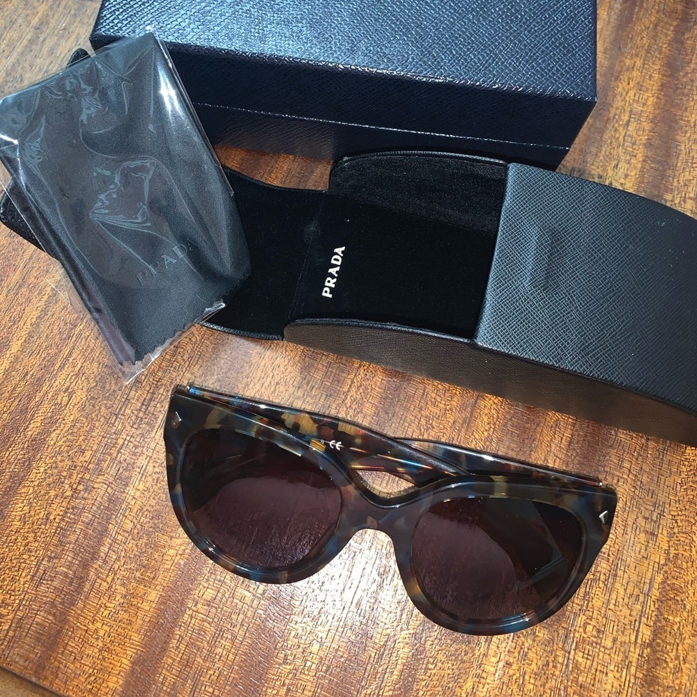 New in Box! Prada Cat Eye Sunglasses (brown/blue) - Picture 5 of 16